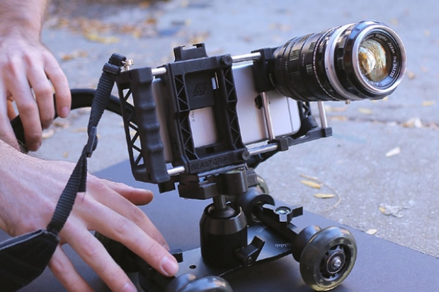 Beastgrip Pro อุปกรณ์เสริมที่สามารถเปลี่ยนสมาร์ทโฟน ให้กลายเป็นกล้องถ่ายวีดีโอระดับมือโปร