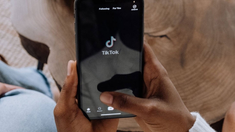 ข่าวดีของคนติด TikTok บริษัทการตลาดระดับโลกจ่ายค่าจ้างดู TikTok ชั่วโมงละ 50 USD