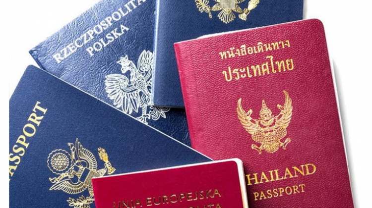 พาสปอร์ตรุ่นใหม่ ใช้งานได้ 10 ปี เริ่มใช้กลางปี 63