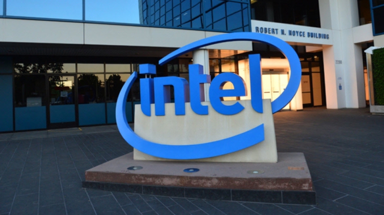 Intel กล่าวหาว่า AMD ย้อมแมวขายชิปใหม่