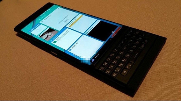 เผยภาพตัวเครื่องจริงของ Black Berry Venice 