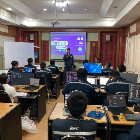 วิทยากรบรรยายคลาส .NET 8 และ Angular